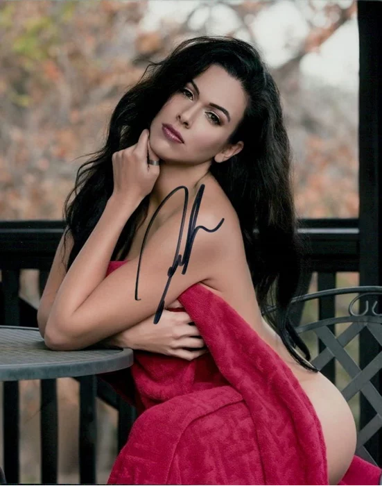 Tania Marie autograph