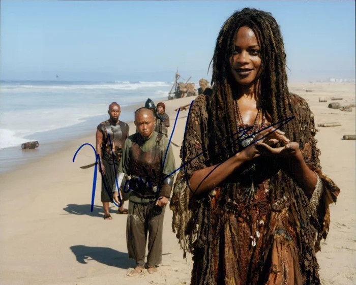 Naomie Harris autograph