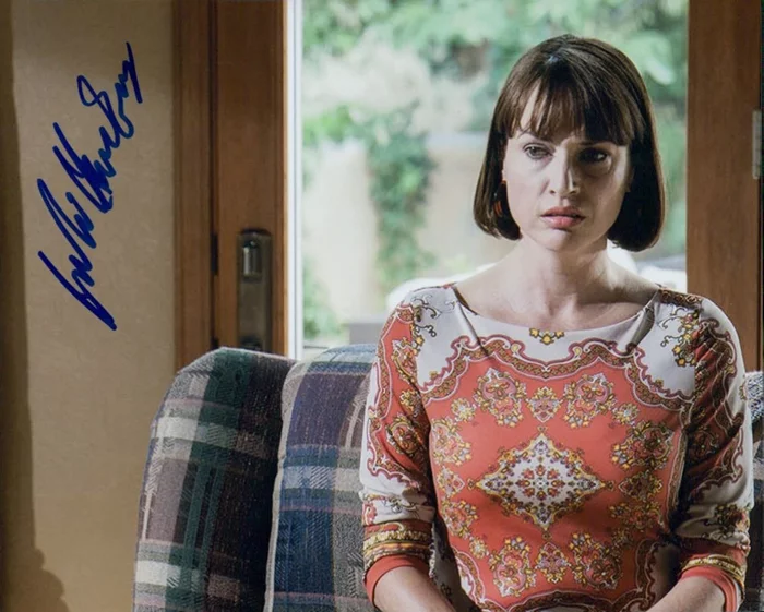 Julie Ann Emery autograph