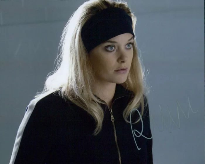 Rachel Keller autograph