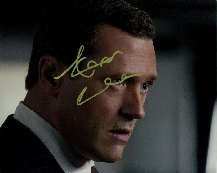 Jason O'Mara autograph