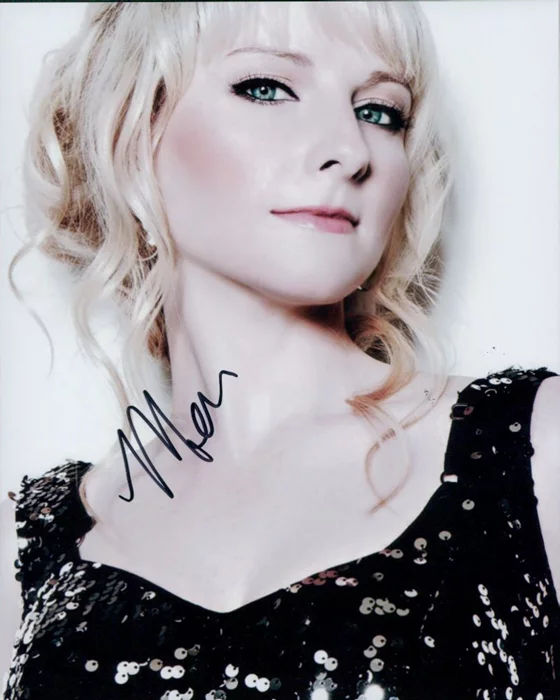 Melissa Rauch autograph