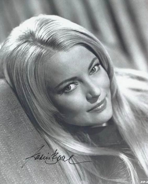 Karin Baal autograph