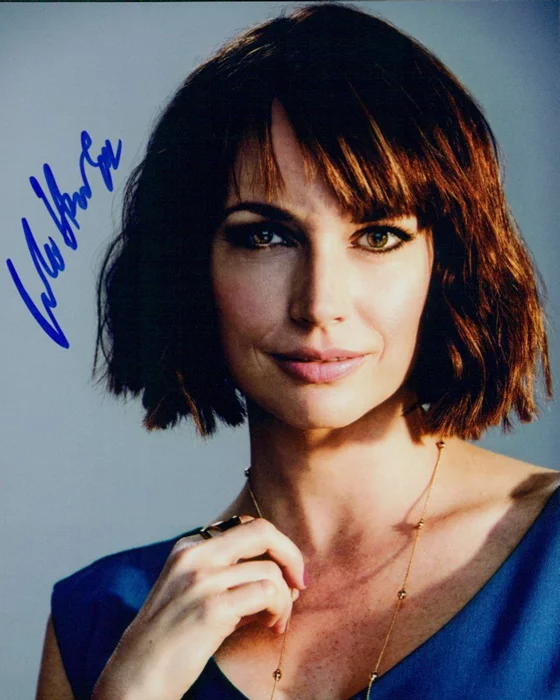 Julie Ann Emery autograph