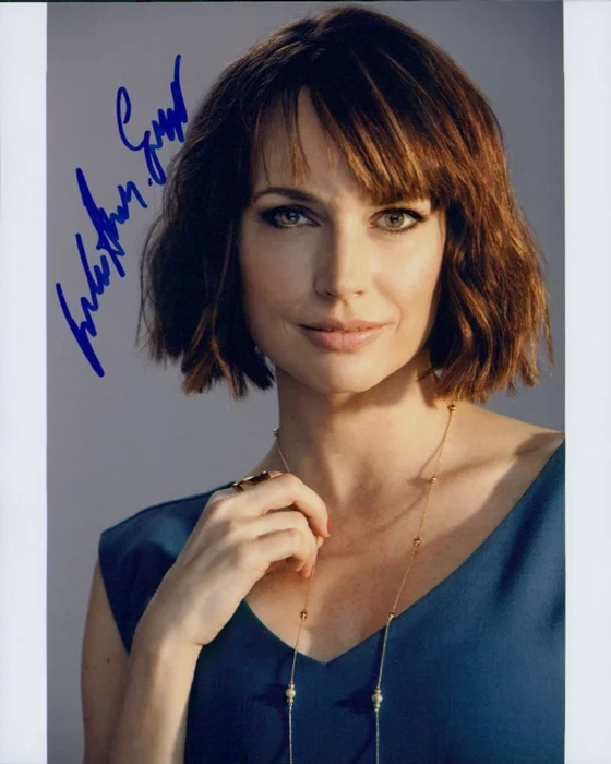 Julie Ann Emery autograph