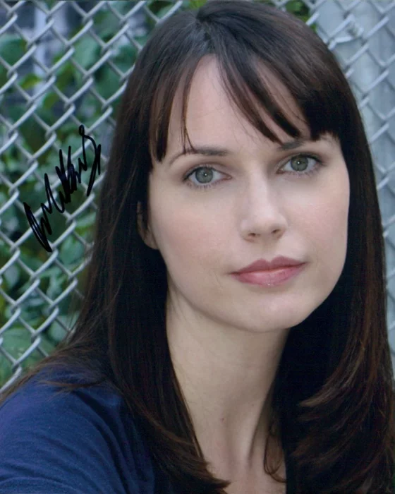 Julie Ann Emery autograph