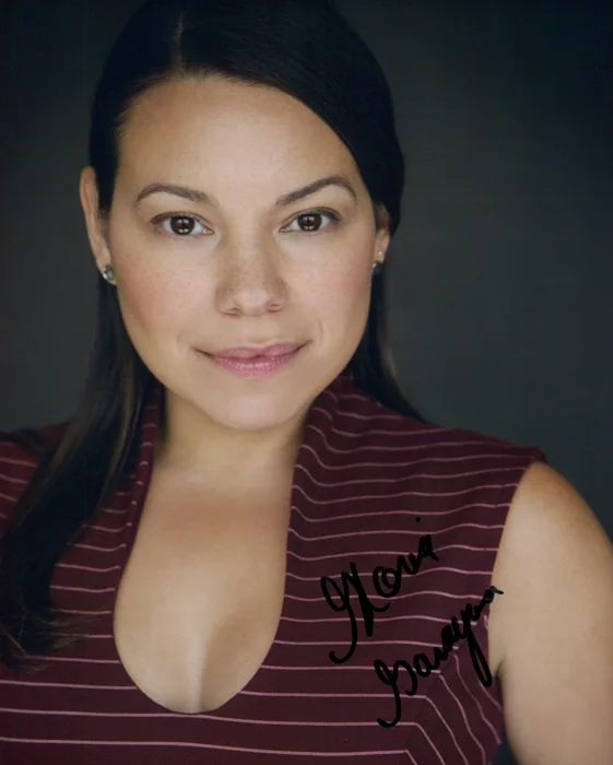 Gloria Garayua autograph