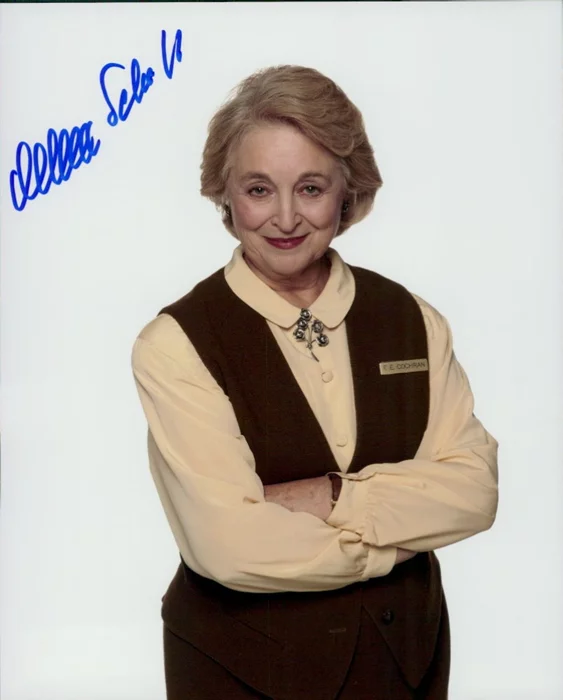 Rebecca Schull autograph