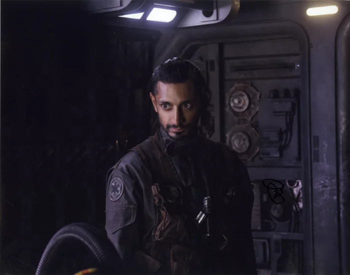 Riz Ahmed autograph