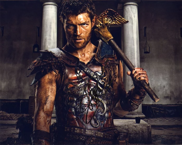 Liam McIntyre autograph