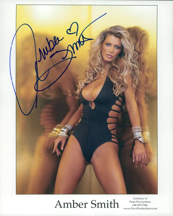 Amber Smith autograph
