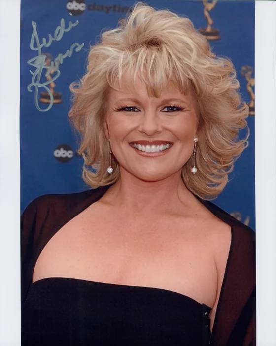Judi Evans autograph