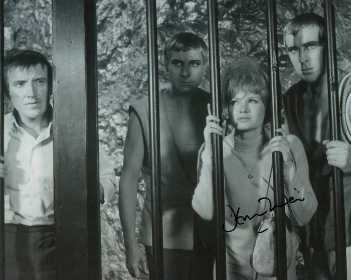 Jennie Linden autograph