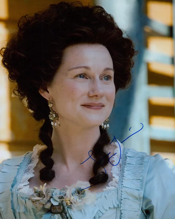 Laura Linney autograph