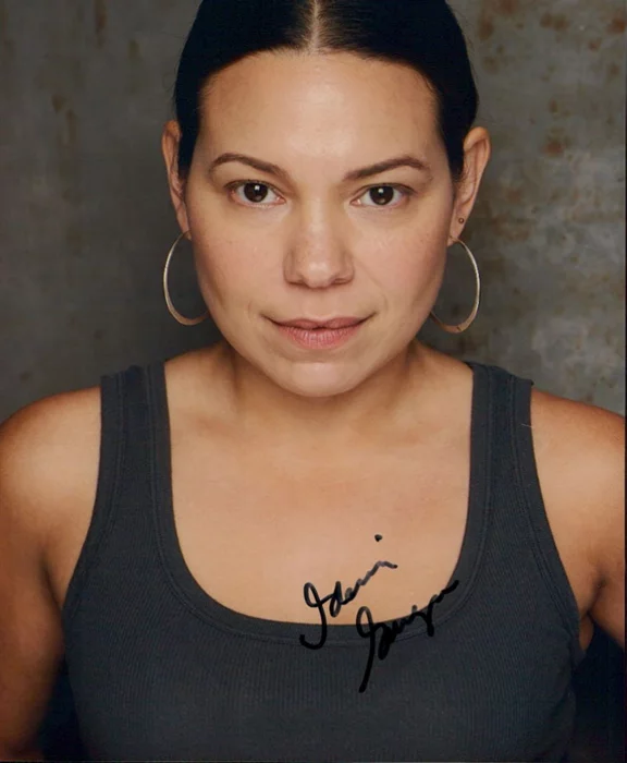 Gloria Garayua autograph