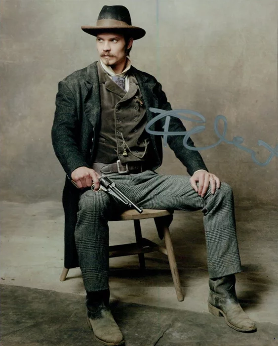 Timothy Olyphant autograph