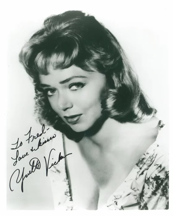 Yvette Vickers autograph