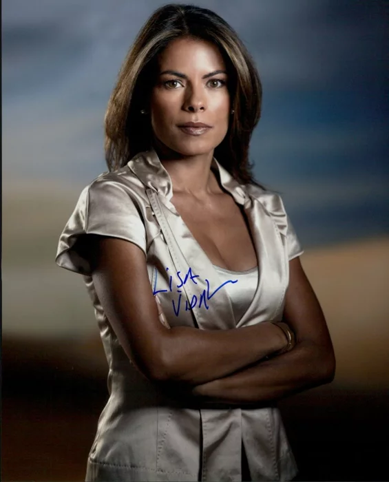 Lisa Vidal autograph