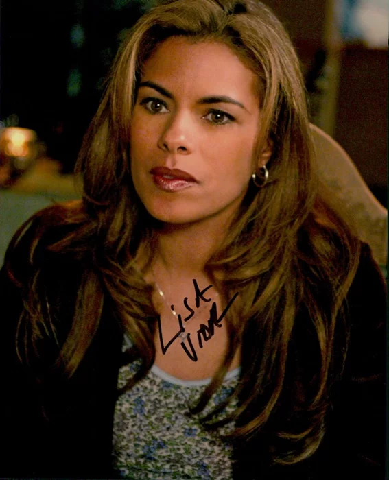 Lisa Vidal autograph