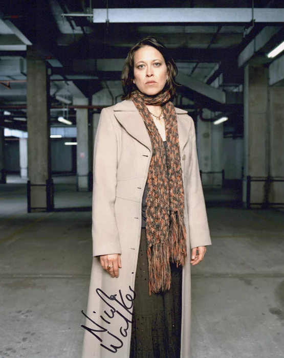 Nicola Walker autograph