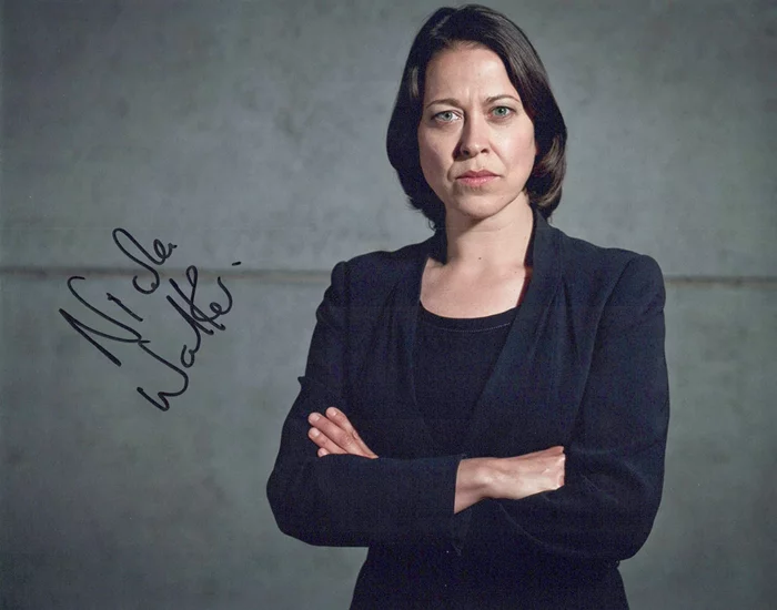 Nicola Walker autograph