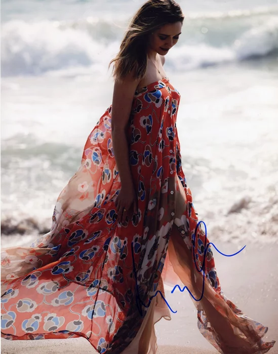 Elizabeth Olsen autograph