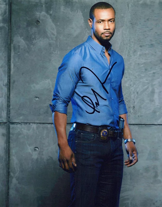 Isaiah  Mustafa autograph