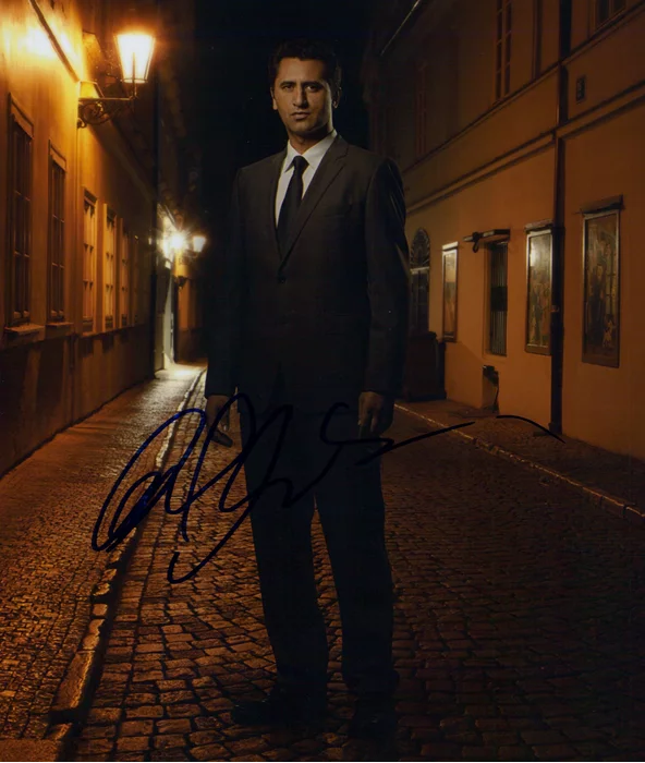 Cliff Curtis autograph