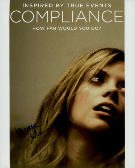 Dreama Walker autograph
