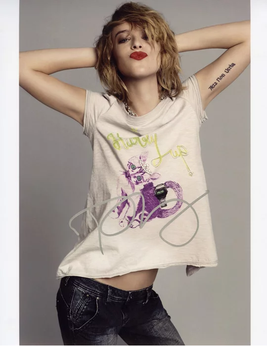 Dakota Johnson autograph