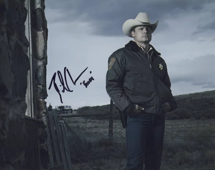 Bailey Chase autograph