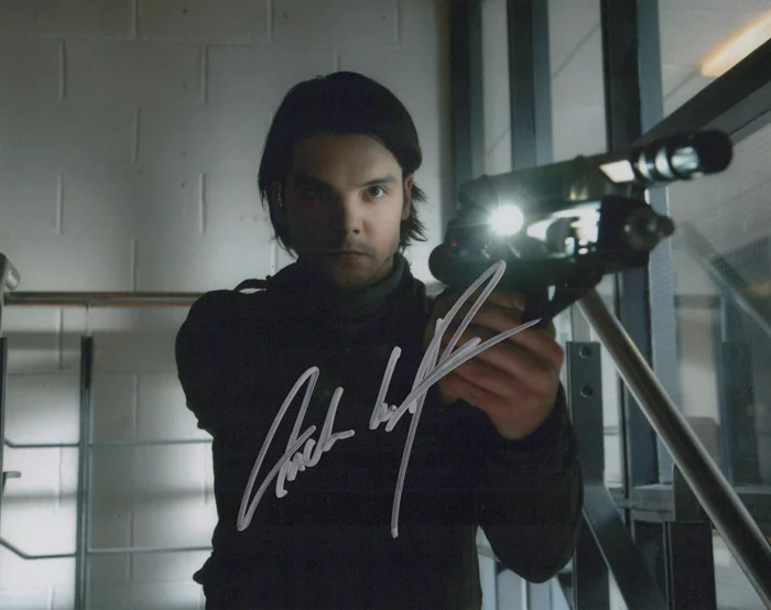 Andrew Lee Potts autograph