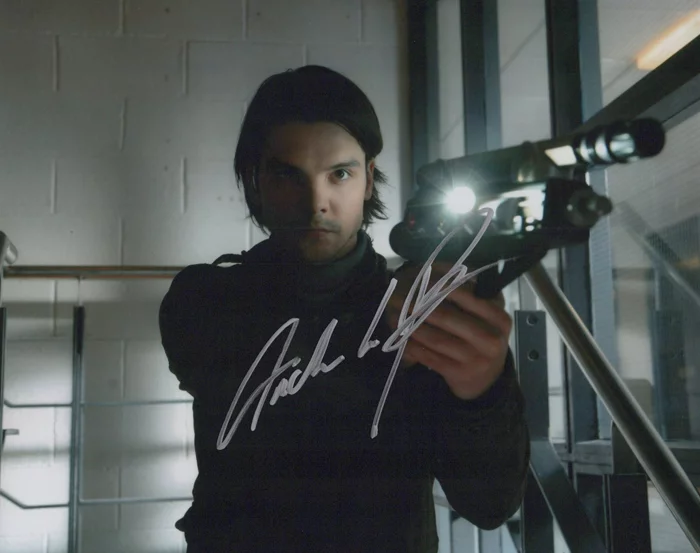 Andrew Lee Potts autograph
