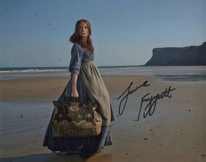 Joanne Froggatt autograph