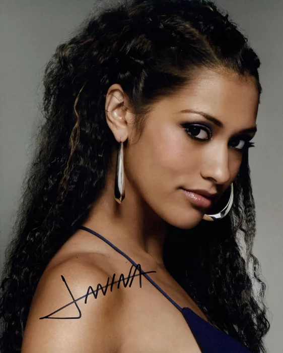 Janina Gavankar autograph