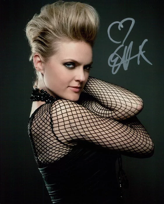 Elaine Hendrix autograph