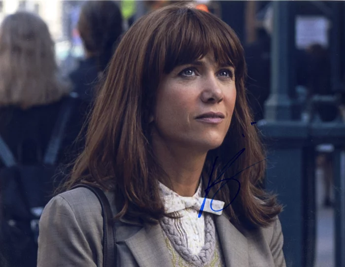 Kristen Wiig autograph