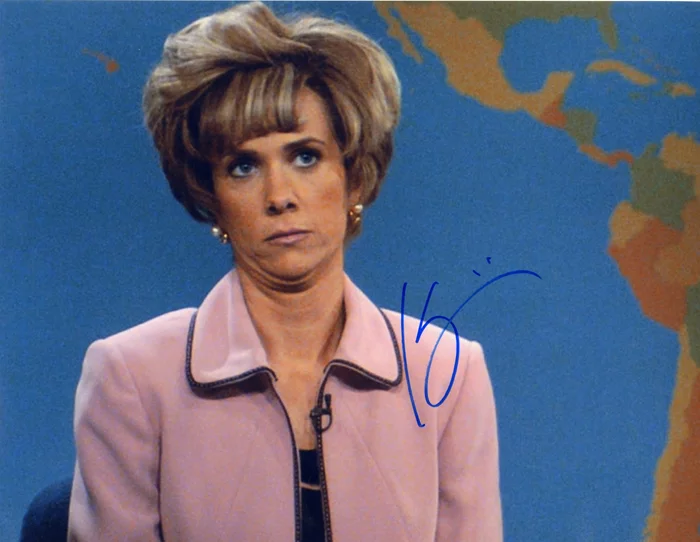 Kristen Wiig autograph