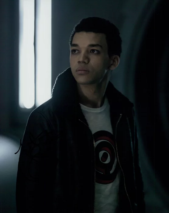 Justice Smith autograph