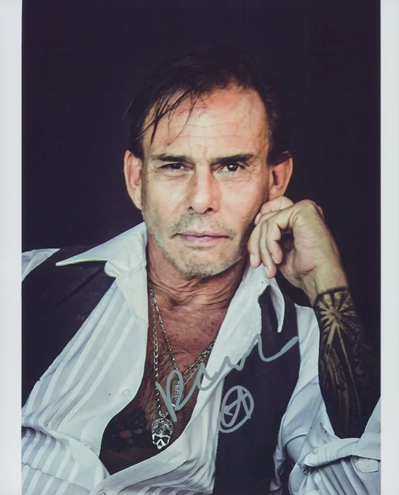 Raoul Trujillo autograph
