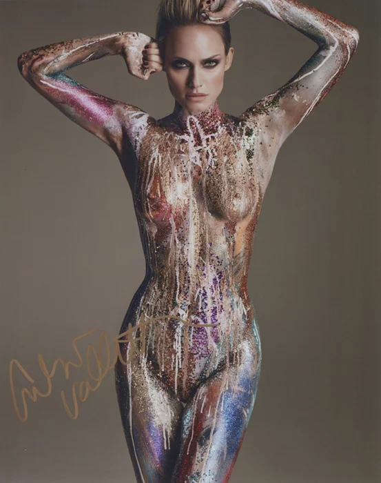 Amber Valletta autograph