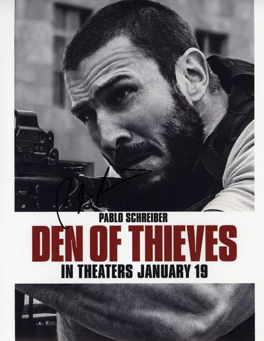 Pablo Schreiber autograph