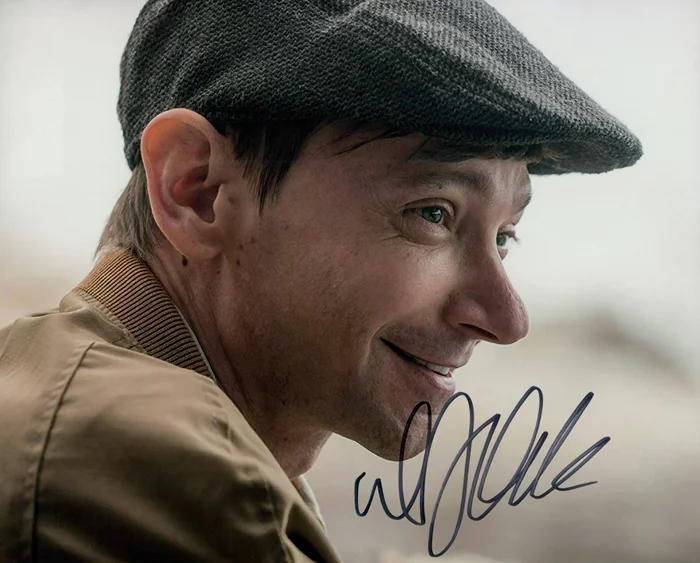 DJ Qualls autograph