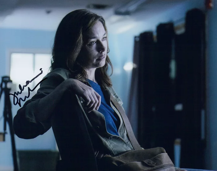Julianne Nicholson autograph