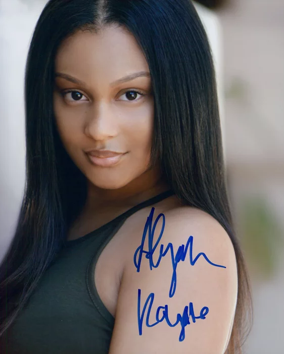 Aliyah Royale autograph