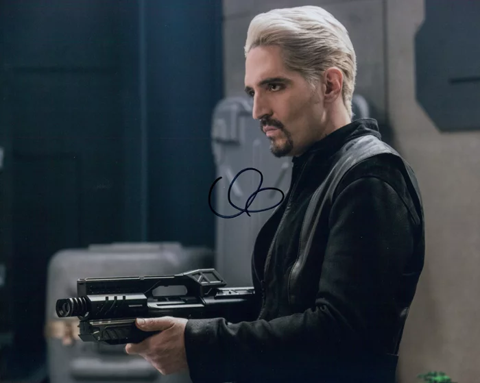 David Dastmalchian autograph