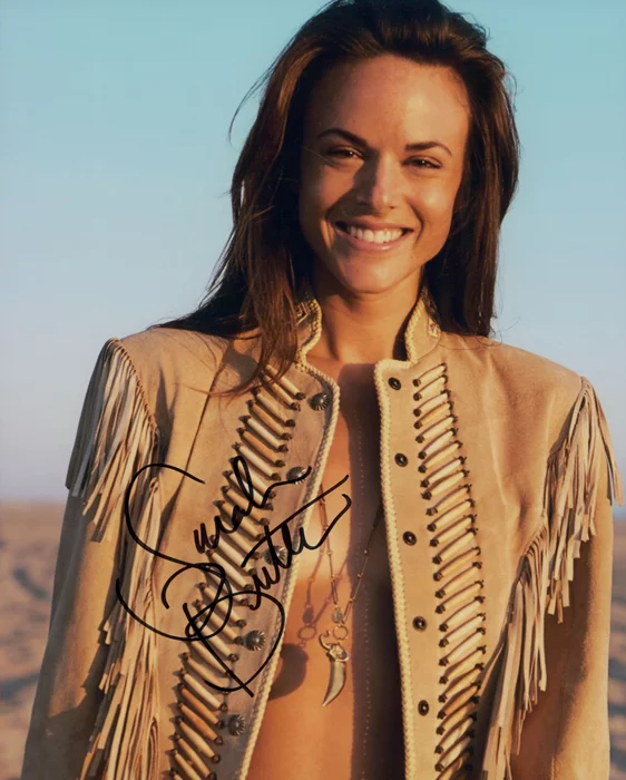 Sarah Butler autograph