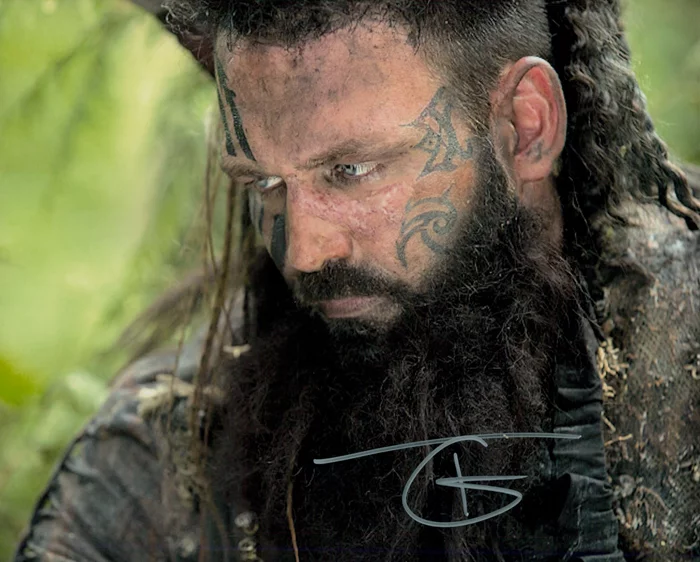 Ty Olsson autograph