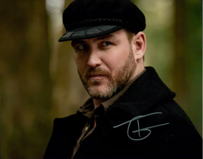 Ty Olsson autograph
