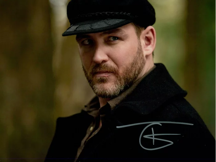 Ty Olsson autograph